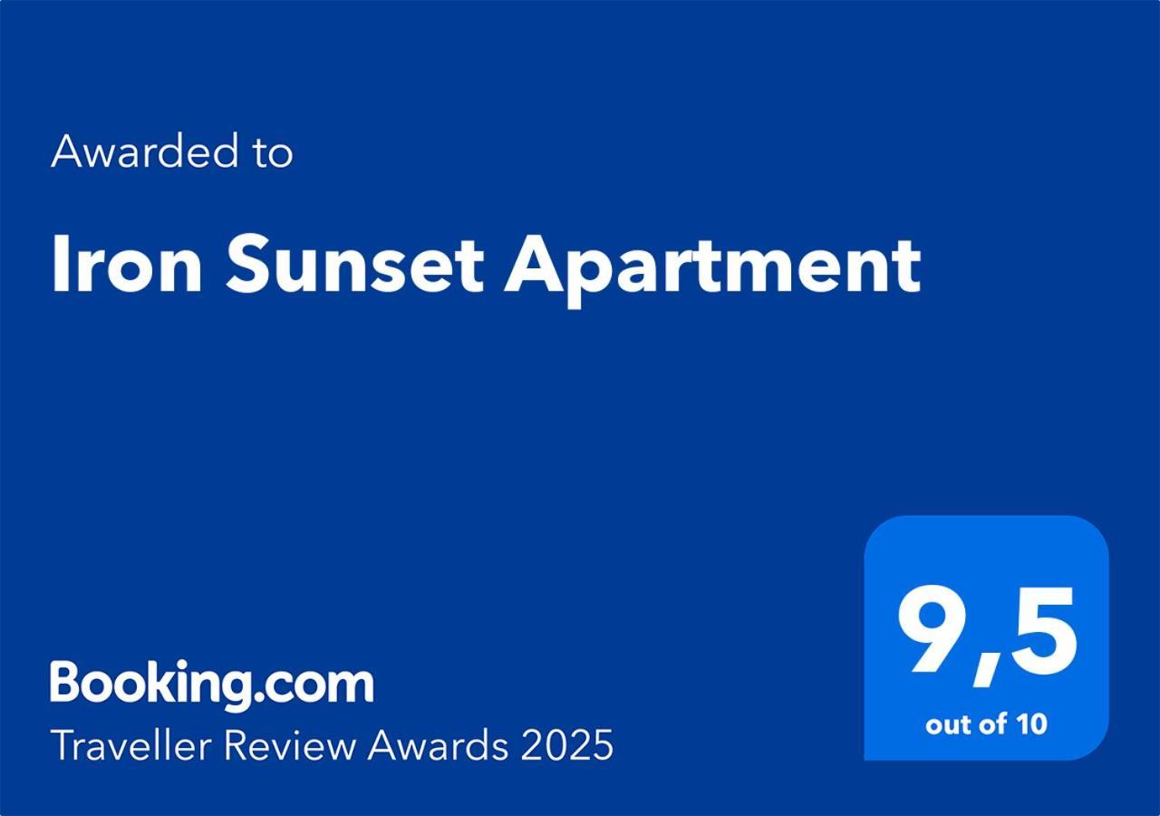Iron Sunset Apartment Warsawa Bagian luar foto